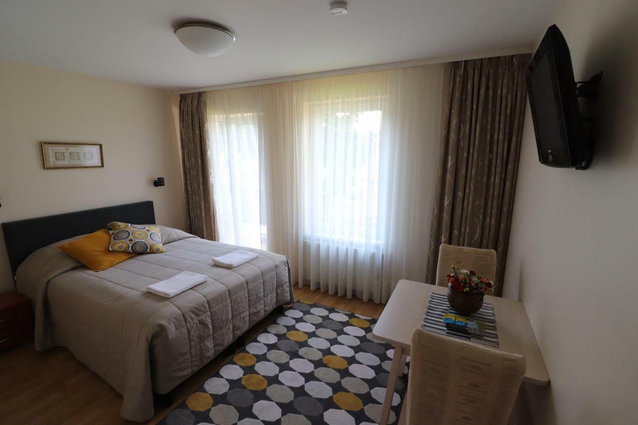 Nileja Hotell VNO Eksteriør bilde